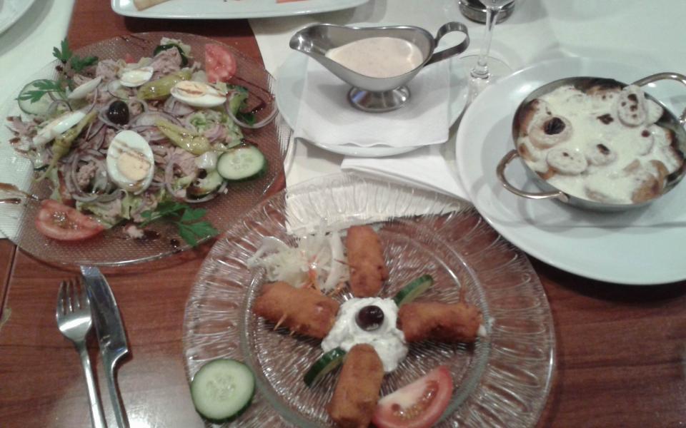 Lecker Essen beim griechischen Restaurant  Rhodos in Halle (Saale)