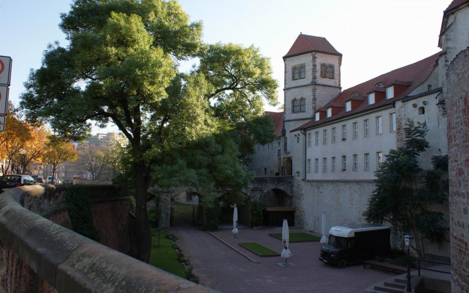 Burggraben der Moritzburg, Friedemann-Bach-Platz, Stadtmitte aus Halle (Saale) 2