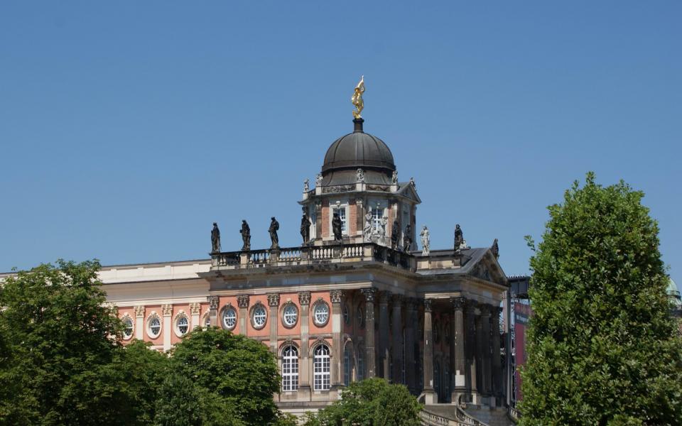 Neues Palais im Sanssouci Park aus Potsdam 1
