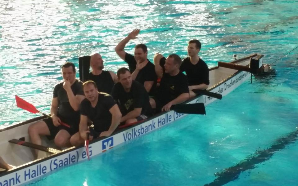 2016-02-13 Indoor Drachenbootrennen in der Schwimmhalle in Halle-Neustadt Bild 19