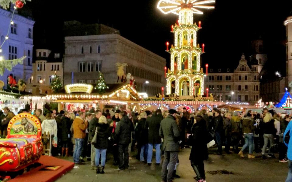 Weihnachtsmarkt auf dem Marktplatz Halle (Saale) 3