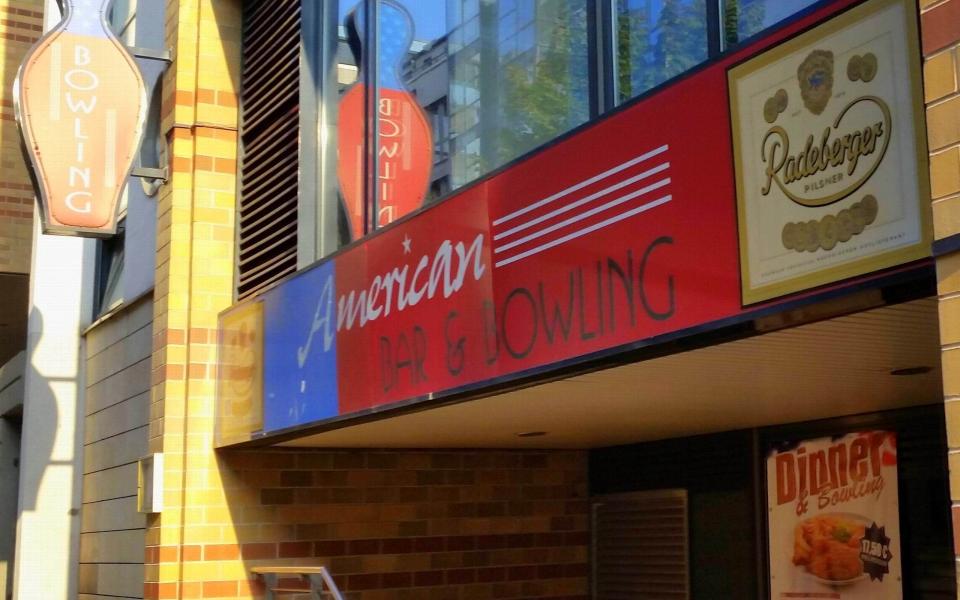 American Bar und Bowling im Charlotten Center von Halle (Saale)