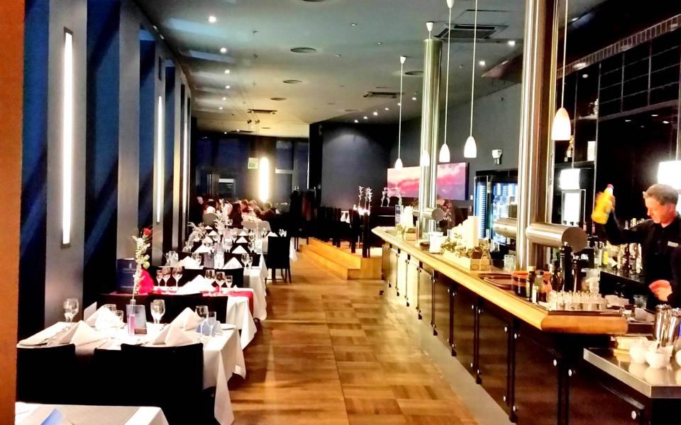 Bar vom Restaurant Panorama Tower im Hochhaus Rießen aus Leipzig