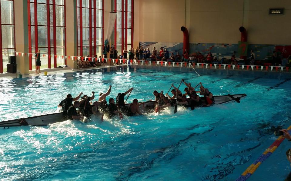 2016-02-13 Indoor Drachenbootrennen in der Schwimmhalle in Halle-Neustadt Bild 7