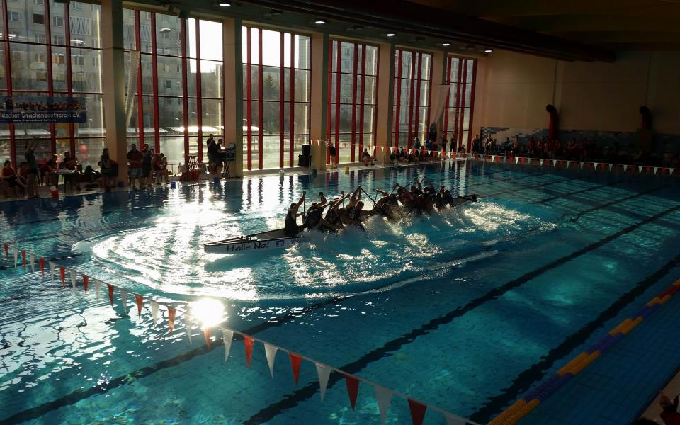 2016-02-13 Indoor Drachenbootrennen in der Schwimmhalle in Halle-Neustadt Bild 10