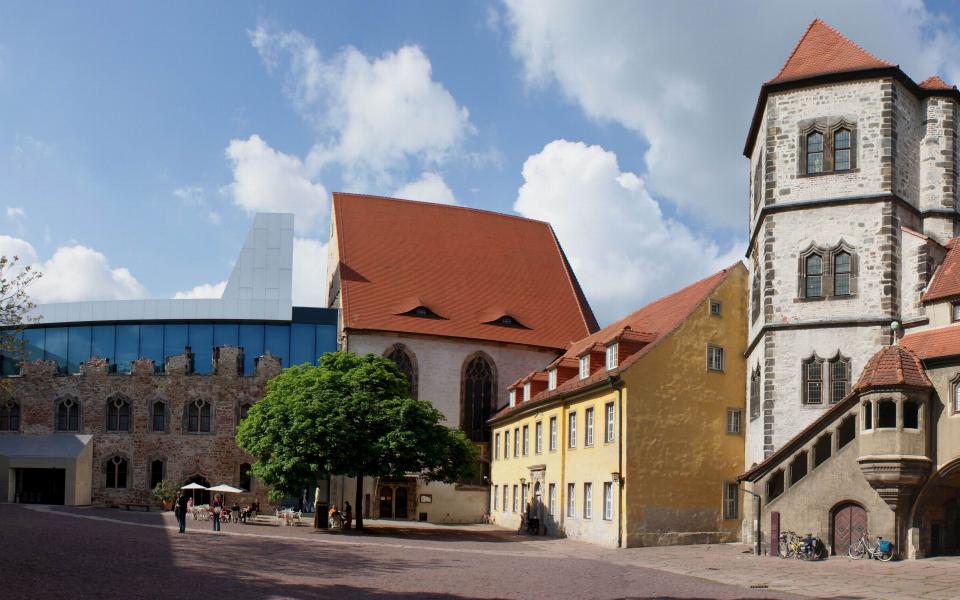 Burggraben der Moritzburg, Friedemann-Bach-Platz, Stadtmitte aus Halle (Saale)