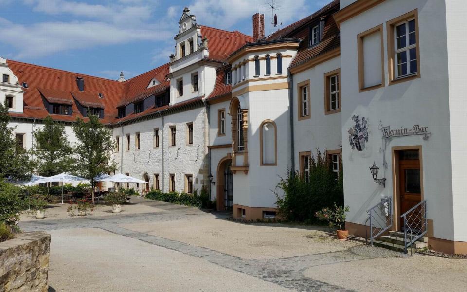 Schloßhotel im Schloss aus Schkopau 10