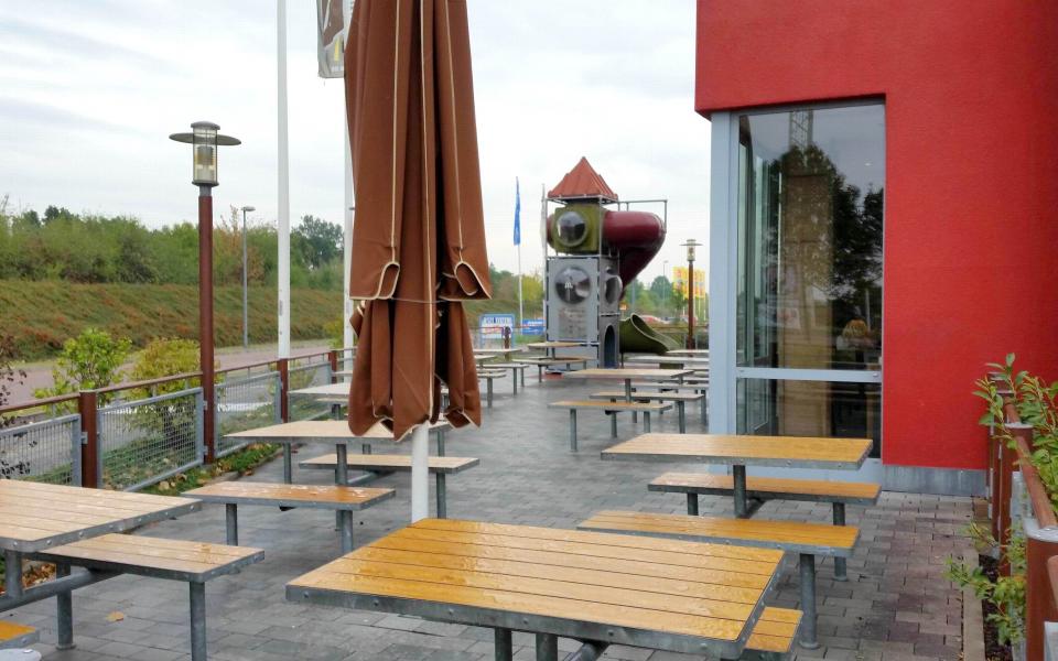 McDonald's Restaurant Lauchstädter Strasse 5 in Angersdorf‎ 8