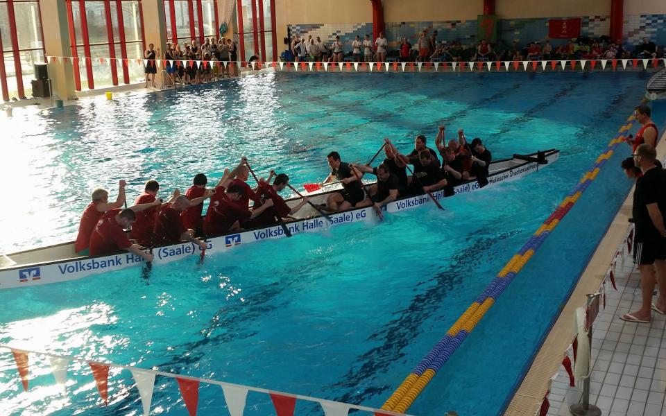 2016-02-13 Indoor Drachenbootrennen in der Schwimmhalle in Halle-Neustadt Bild 16