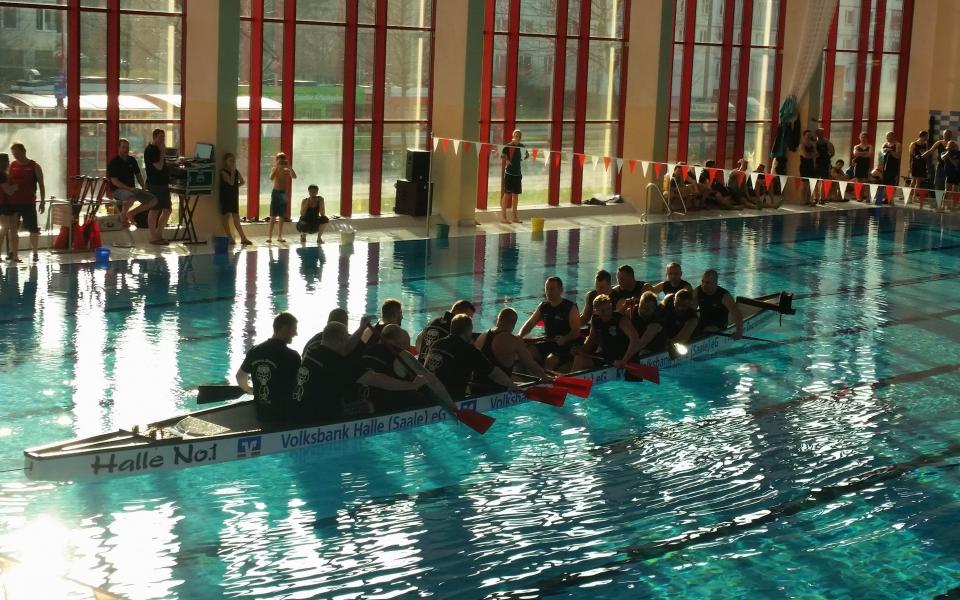 1. Hallescher Drachenbootverein e.V.  2016-02-13 Indoor Drachenbootrennen in der Schwimmhalle in Halle-Neustadt Bild 4