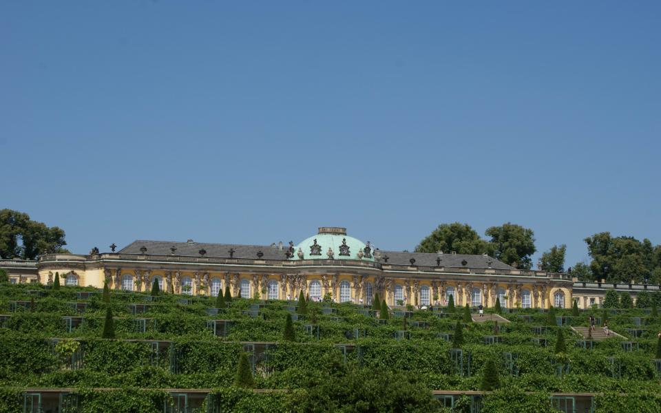 Schloss Sanssouci mit Park Anlage aus Potsdam 11