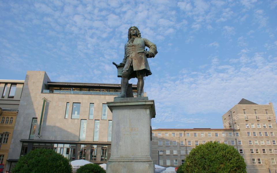 Händel Denkmal auf dem Markt aus Halle (Saale)