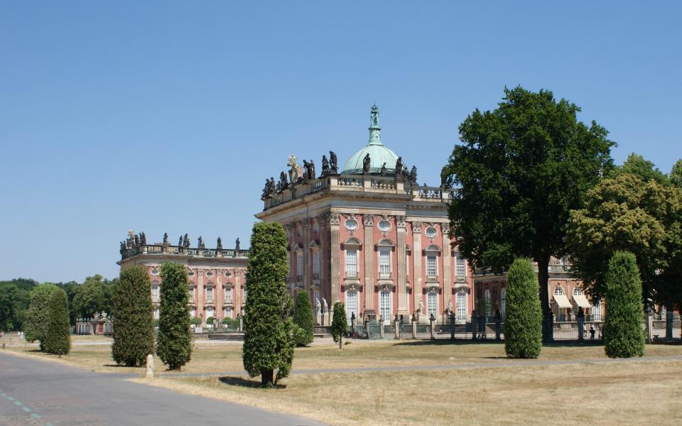 Neues Palais im Sanssouci Park aus Potsdam 2