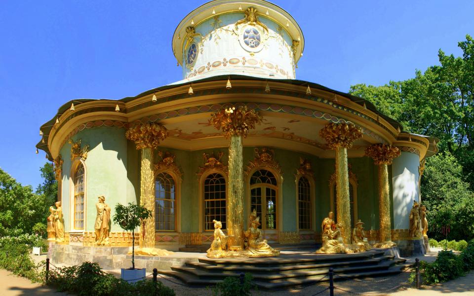 Chinesisches Haus im Park Sanssouci aus Potsdam 2