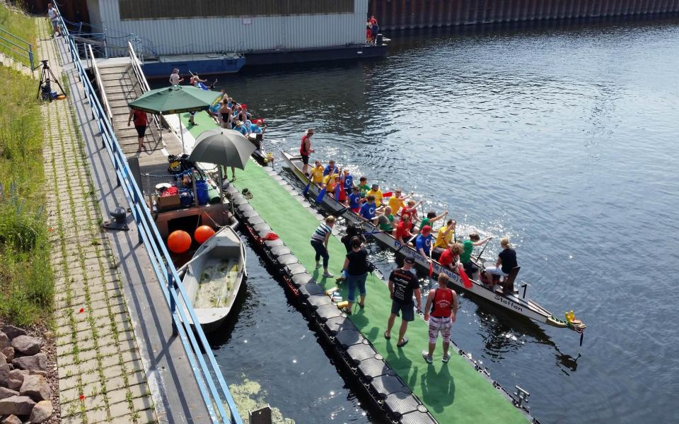 Drachenbootrennen Wettkampf Saale Hafen Trotha aus Halle (Saale) 15