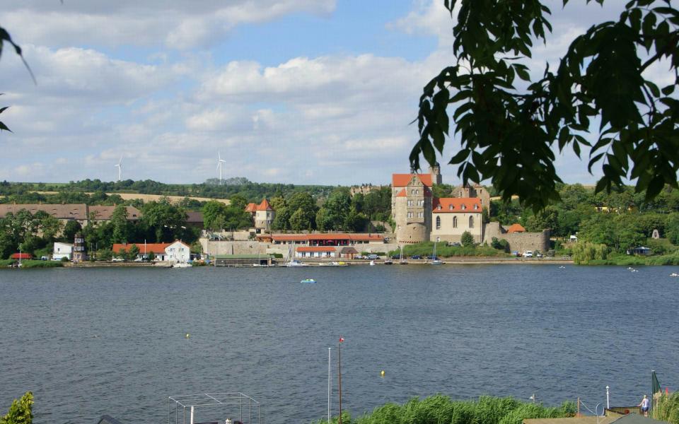 Schloss Seeburg aus Seegebiet Mansfelder Land 4