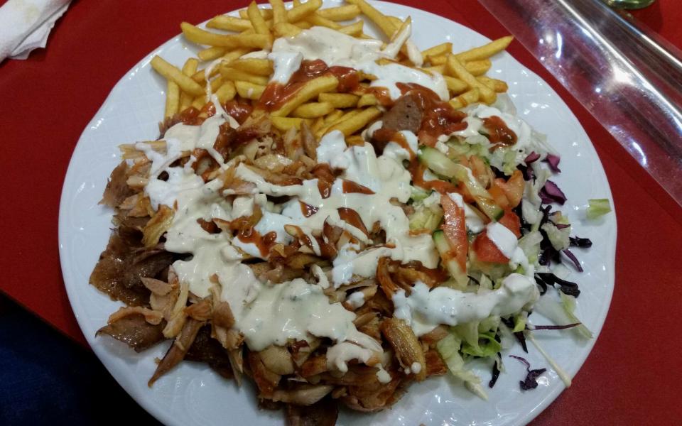 Dönerteller mit Fleisch und Salat im Toros Döner, Mittelstraße, Innenstadt aus Halle (Saale) 2
