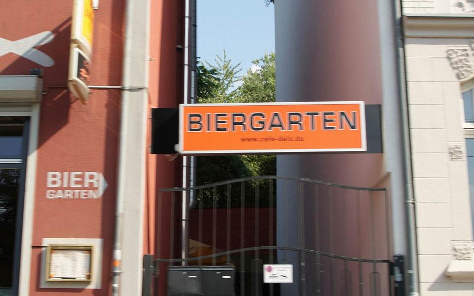Biergarten Café Deix in der Seebener Straße 175 am Zoo von Halle (Saale)