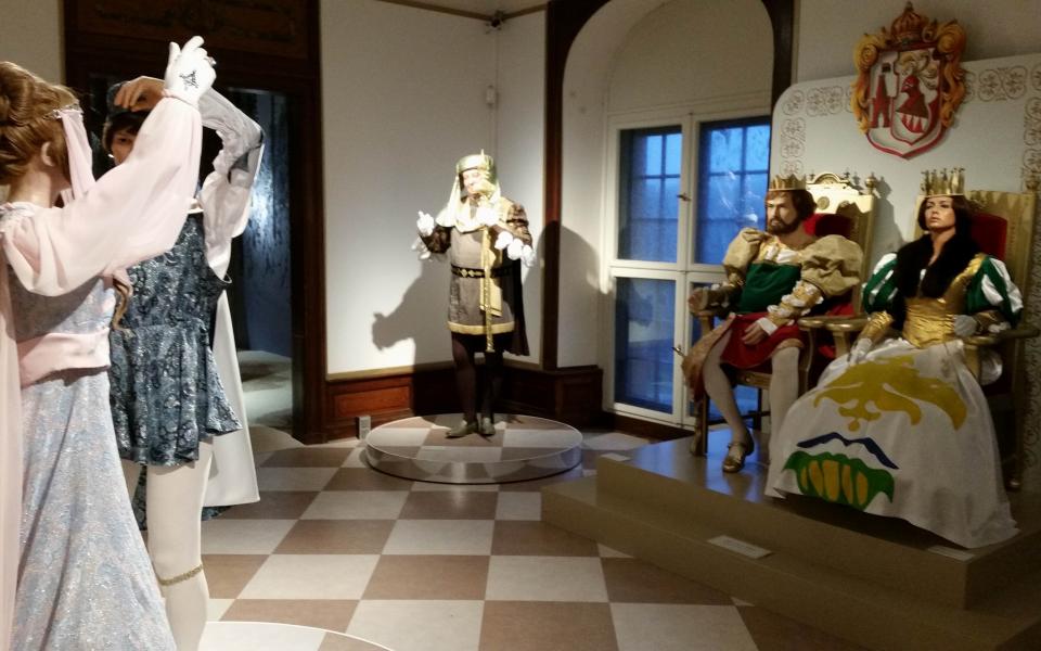 Winterausstellung Drei Haselnüsse für Aschenbrödel im Schloss Moritzburg aus Moritzburg  Bild 9