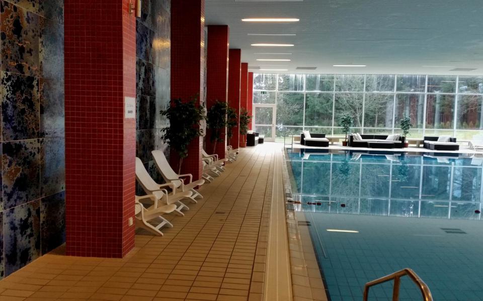 Schwimmhalle mit Ruhebreich im CAREA Residenz Hotel Harzhöhe in Hahnenklee bei Goslar 2