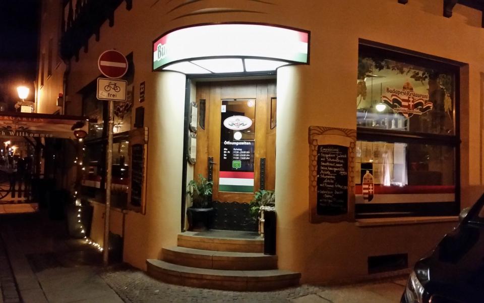 Budapest das ungarische Restaurant in der Kleine Ulrichstraße, Stadtmitte aus Halle (Saale) Foto 9