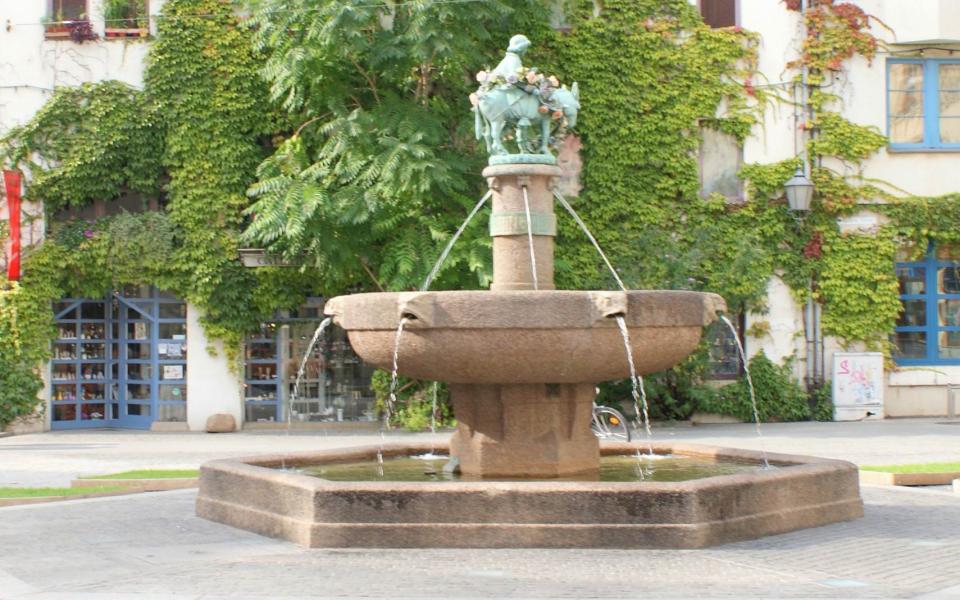 Eselsbrunnen auf dem Alten Markt aus Halle (Saale)