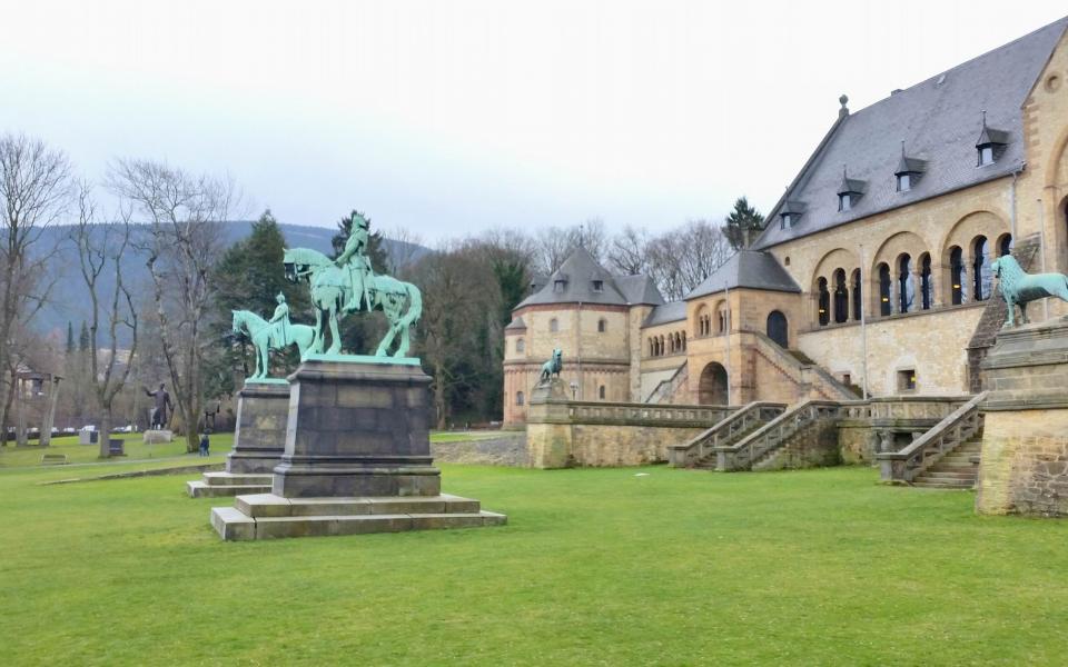 Aussenansicht der Kaiserpfalz aus Goslar Bild 3