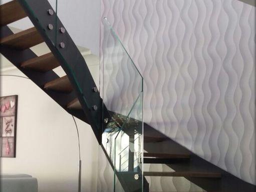 wunderschöne Treppe mit Glasfront vom Phönix Treppenbau aus Halle (Saale)