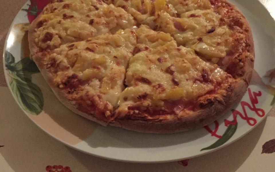 Pizza in der Pizzeria Da Luca aus Teutschenthal 1