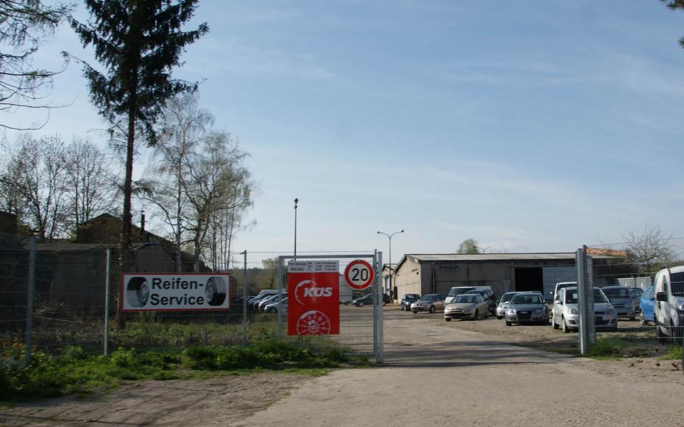 AHZ Automobile GmbH -  F. Heidler, Zur Gartenstadt, Nietleben aus Halle (Saale)