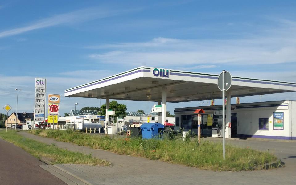 OIL! Tankstelle, Merseburger Straße aus Beuna 2