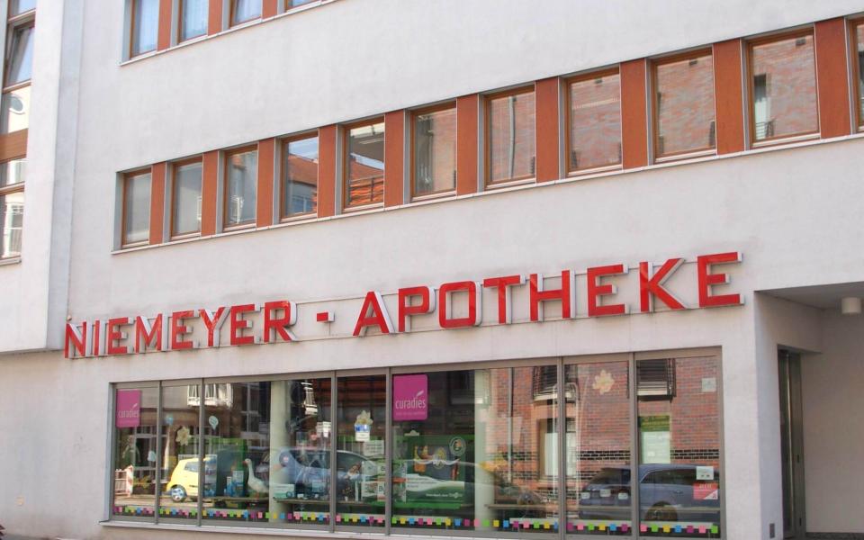 Die Niemeyer Apotheke in der Niemeyerstraße 22 von Halle (Saale)