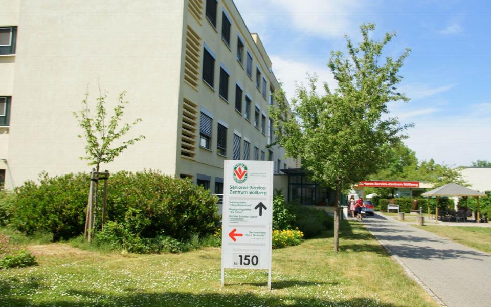 Begegnungsstätte "Zur Fähre" am Böllberger Weg 150 im Senioren-Service-Zentrum Halle (Saale) 4